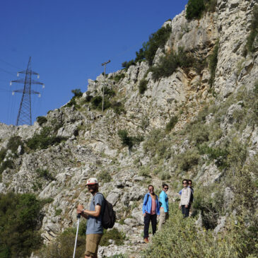 The trail up to Portes, with J. Frankl, M Godsey, M Gradoz, A Friedman, and G Erny (photo D. Nakassis)